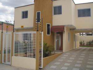 RAPIDOCASA.COM Townhouse Venta Maracay Villas Ingenio I FLEXMLS-12-2244