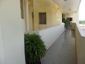 NELSON CASTELLANO CALDERA Apartamento Venta Maracaibo El Milagro FLEXMLS-12-2343