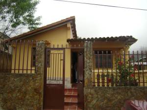 Venta - Casa En La Puerta - Via Principalimage fachada RAH:12-2358