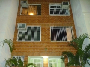 EILEEN CASTILLO Apartamento En Venta En Maracay - Base Aragua C&oacute;digo FLEX: 12-2376