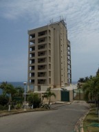 CLAUDIA MARRERO Y MIGUEL SANCHEZ Apartamento Venta Catia La Mar Playa Grande FLEXMLS-12-2476