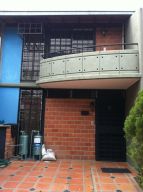 MIGUEL JAIMES Townhouse Venta Guarenas Nueva Casarapa FLEXMLS-12-1632