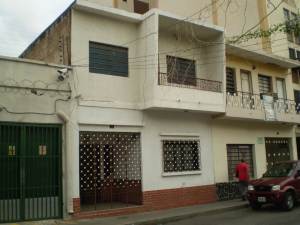 RHAIZA GOMEZ RUJANO Local Comercial Venta Maracay Zona Centro FLEXMLS-12-2527