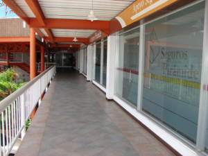 URDANETAYRODRIGUEZ Edificio En Alquiler En Maracaibo - Avenida Bella Vista C&oacute;digo FLEX: 12-2572