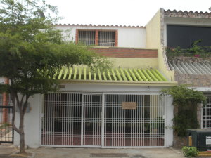 JUSMERI ESPINA Townhouse Venta Maracaibo El Pilar FLEXMLS-12-2583