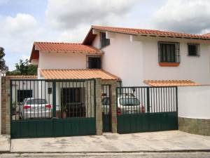 OSMAR GOMEZ Casa En Venta En Maracay - El Castaño C&oacute;digo FLEX: 12-2652