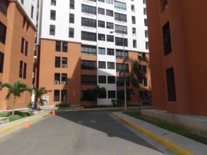 SUGELY FERNANDEZ Apartamento Venta Maracay Bosque Alto FLEXMLS-12-2733