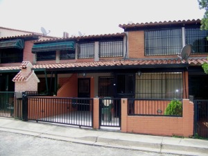 Venta - Townhouse En Guatire - La Rosaimage fachada RAH:12-2855