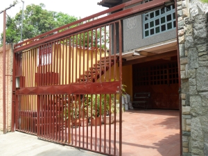 EILEEN CASTILLO Casa En Venta En Maracay - Barrio Sucre C&oacute;digo FLEX: 12-2987