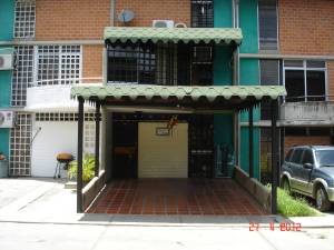 MIGUEL JAIMES Townhouse Venta Guarenas Nueva Casarapa FLEXMLS-12-3021