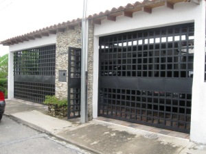 RENT-A-HOUSE ARAGUA Casa En Venta En Maracay - La Morita C&oacute;digo FLEX: 12-3082
