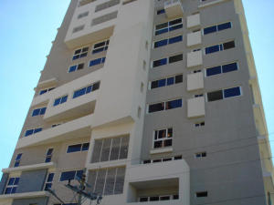CARMI�A & ASOCIADOS Apartamento En Venta En Maracaibo - La Lago C&oacute;digo FLEX: 12-3192