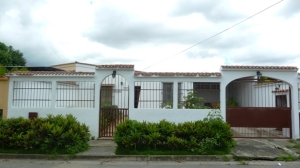 Venta - Casa En Valencia - Los Caobosimage fachada RAH:12-3203