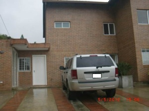 Venta - Townhouse En Caracas - Loma Lindaimage fachada RAH:12-3206