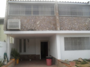 JUSMERI ESPINA Townhouse Venta Maracaibo Lago Mar Beach FLEXMLS-11-297
