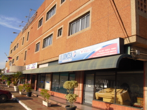 URDANETAYRODRIGUEZ Local Comercial En Alquiler En Maracaibo - Circunvalacion Dos