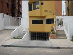 NORMA GONZALEZ V-06404605-1 Apartamento Venta Maracay El Bosque FLEXMLS-12-3249