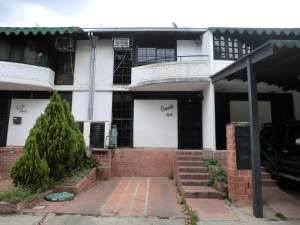 MIGUEL JAIMES Townhouse Venta Guarenas Nueva Casarapa FLEXMLS-12-3270