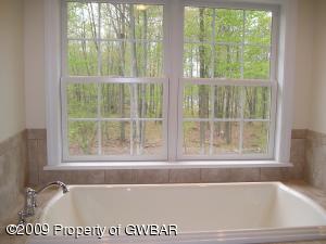 Master Bath w/ Bubble Tub