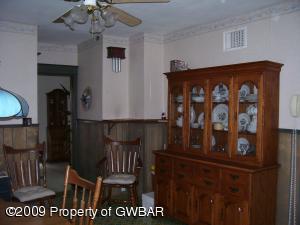 Eat-in Area of Kitchen
