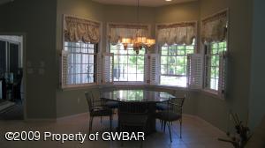 Kitchen eating area