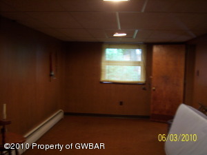 Lower Level Recreation Room